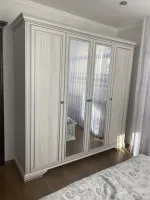 Шкаф четырехдверный 4D2S Вайт серебро Гербор — Фото 6